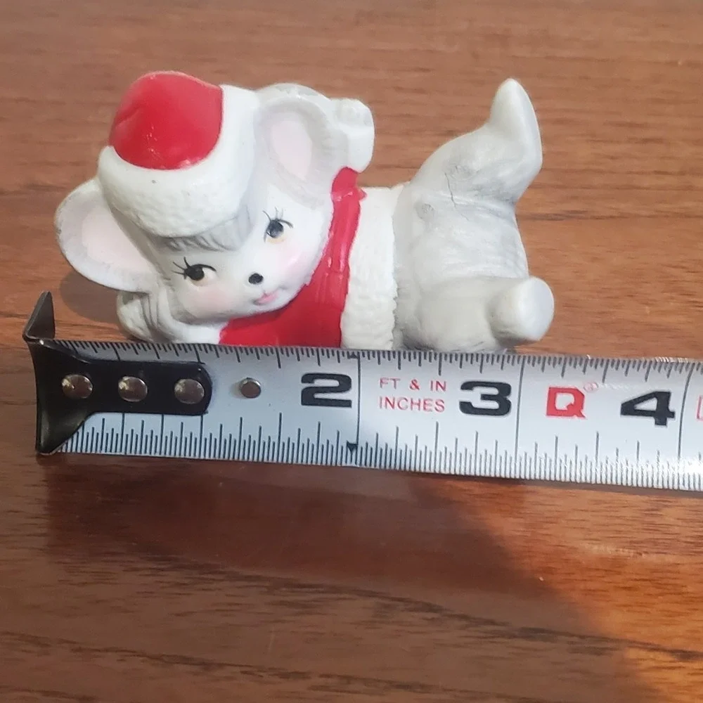 Vintage Tumbling Mouse Figurine Grey X-Mas Around The World‎ from NO. 54-235